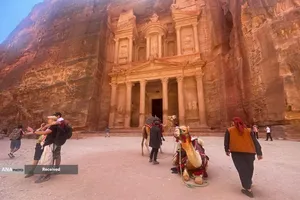 جنگ خاورمیانه گردشگری در پترا اردن را ویران کرد، مکان&zwnj;ها را خالی گذاشت و مردم محلی با کاهش شدید درآمد مواجه شدند.
