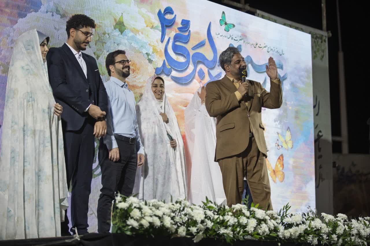 امام خمینی(ره) با وجود جایگاه والای سیاسی هنگام عبور همسرشان از مقابلشان تمام‌قد می‌ایستادند