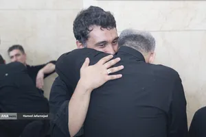 تشییع و تدفین پیکر مطهر دانشمند هسته&zwnj;ای شهید محمدمهدی طهرانچی رییس دانشگاه آزاد اسلامی و همسر گرانقدرش شهیده مژگان قراویری در حرم حضرت عبدالعظیم حسنی(ع)
