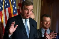 سناتور آمریکایی: جان سربازانمان در جنگی که ترامپ انتخاب کرده، به خطر افتاده است