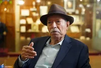 حرفه‌ای مثل علی نصیریان