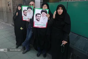 تشییع پیکر مطهر دریابان شهید &laquo;علیرضا تنگسیری&raquo; فرمانده دلاور خلیج فارس و جمعی از شهدای والامقام