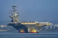 ناو هواپیمابر آبراهام لینکلن مورد اصابت نیروی دریایی سپاه قرار گرفت