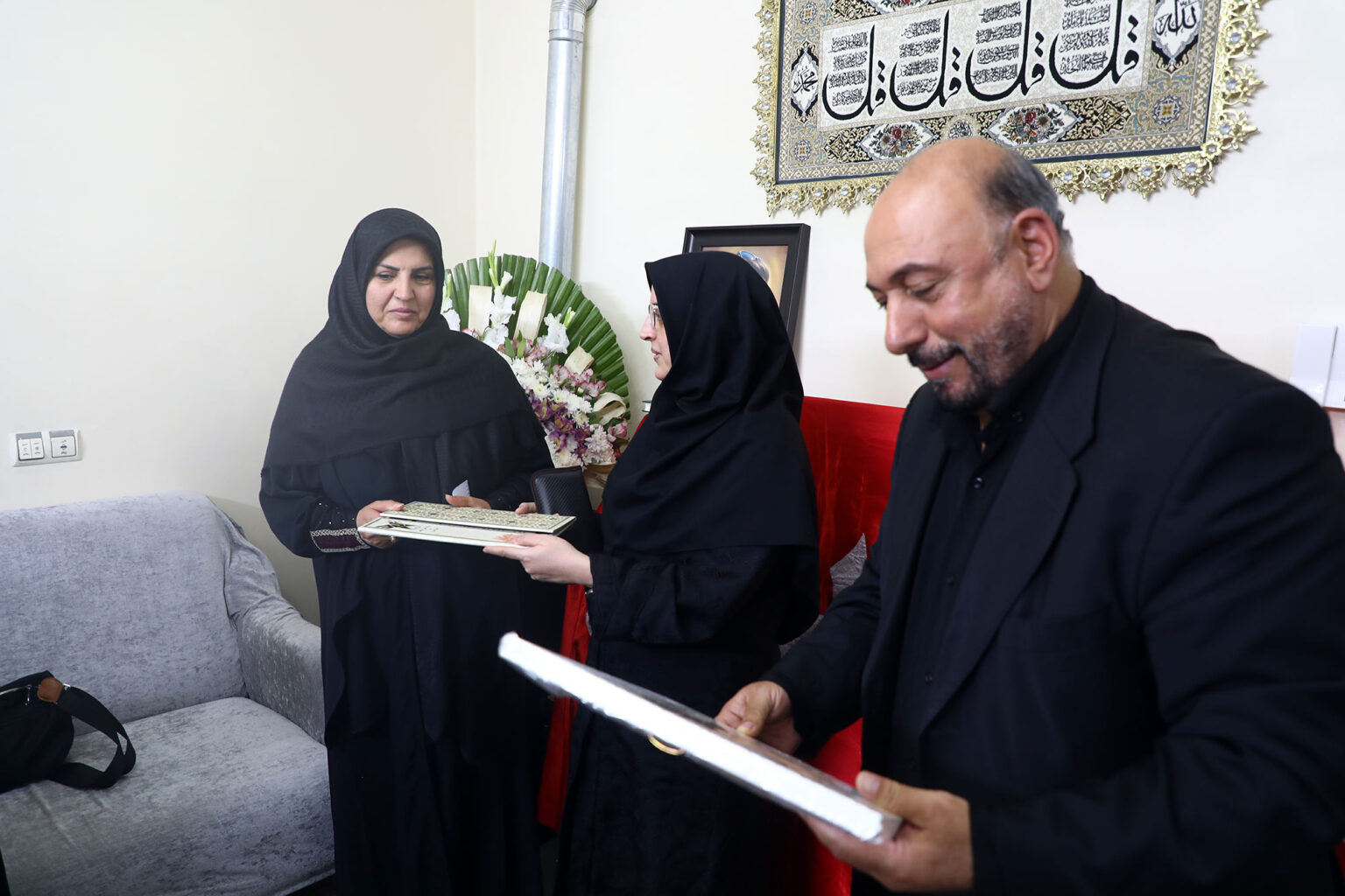 تأکید مسئولان دانشگاه آزاد بر نقش خانواده‌های شهدا در تداوم فرهنگ ایثار