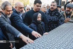 مراسم تشییع پیکر عنایت بخشی 