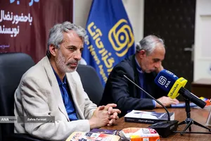 نضال حماده نویسنده لبنانی در آیین رونمایی از کتاب &laquo;سقوط دمشق&raquo; 