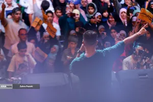 اجتماع بزرگ مردمی &laquo;عید بیعت&raquo; در میدان امام حسین (ع)