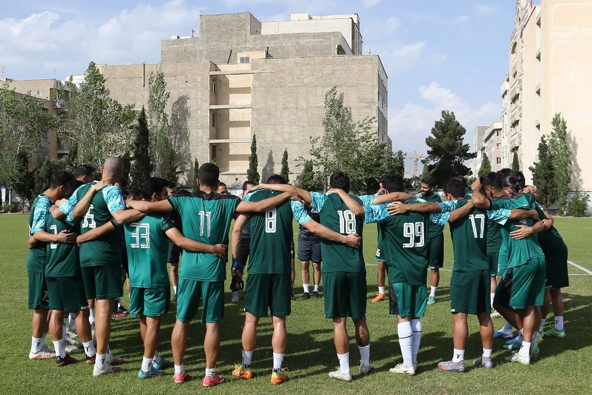 جلسه نکونام با بازیکنان استقلال؛ مبالغ قرارداد مهمترین چالش آبی‌ها