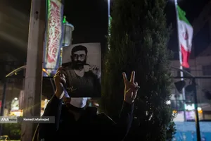 بیعت مردم تهران با حضرت آیت الله سید مجتبی خامنه ای رهبر جدید انقلاب اسلامی ایران - میدان شهدا