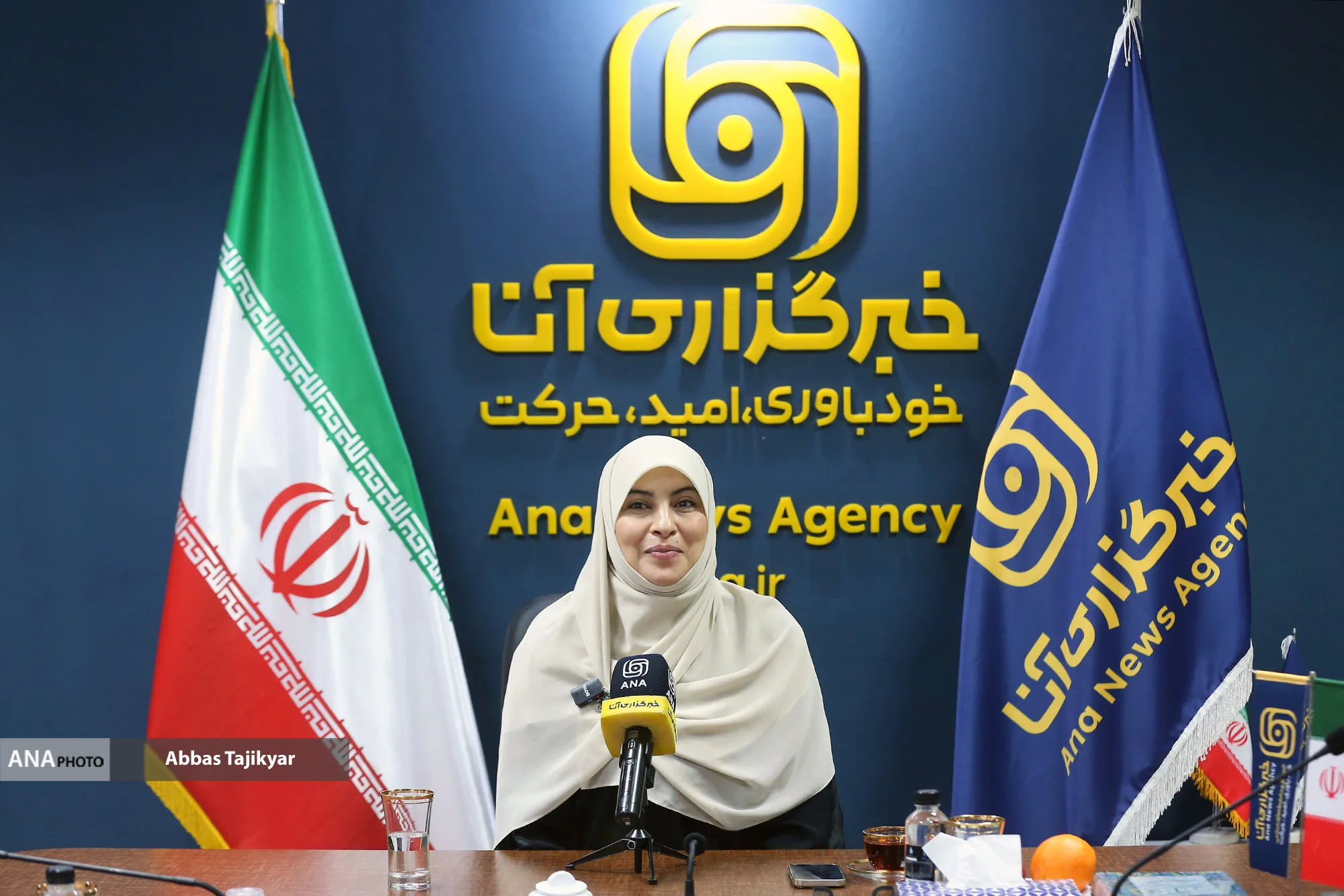 تجمعهای مردمی؛ حاصل تربیت بانوان در مکتب رهبر شهید انقلاب / شعری عربی که در ایران همهگیر شد +فیلم تجمعهای مردمی؛ حاصل تربیت بانوان در مکتب رهبر شهید انقلاب / شعری عربی که در ایران همهگیر شد +فیلم