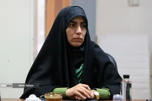 آزاده محمودیان پژوهشگر ارتباطات در نشست علمی با موضوع &laquo;حکمرانی اینترنت در شرایط جنگی؛ تحلیل تلاقی امنیت، اقتصاد و فرهنگ&raquo;