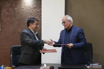 «توسعه اقتصاد دانش‌بنیان و کسب درآمد‌های غیرشهریه‌ای» محور تفاهم‌نامه واحدهای یزد و اشکذر