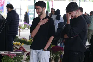 اولین جمعه سال جدید گلزار شهدای حملات تروریستی آمریکایی - صهیونی در جنگ رمضان - قطعه 42 بهشت زهرا(س)