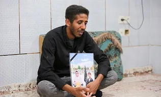 مطالبه پدر دانش‌آموز شهید میناب از مسئولان؛ خون ۱۲۰ دانش‌آموز نباید بدون تقاص بماند/ فقط انتقام می‌خواهیم