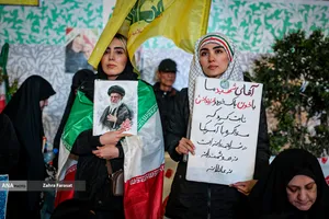 اجتماع مردمی در حمایت از رزمندگان اسلام