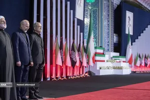 ادای احترام مقامات و مسئولان خارجی به پیکر امام شهید 