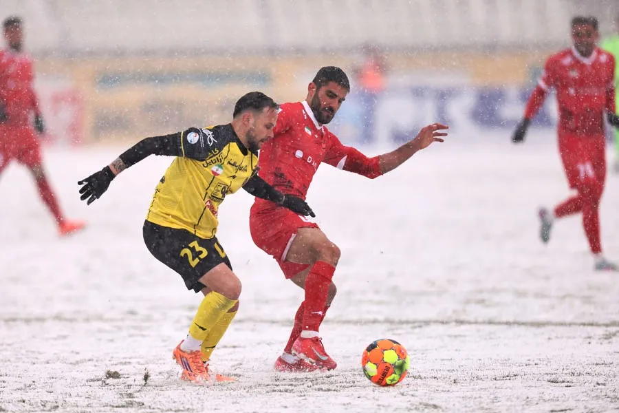 میلاد محمدی و ایوان سانچز، پرسپولیس و سپاهان