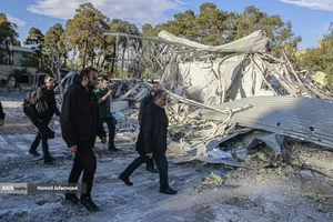 بازدید دکتر بیژن رنجبر رئیس دانشگاه آزاد اسلامی، پس از حمله هوایی آمریکا و رژیم صهیونیستی به سفارت سابق آمریکا(لانه جاسوسی) 