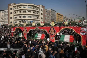 تشییع پیکر 100 شهید دوران دفاع مقدس همزمان با سالروز شهادت حضرت فاطمه زهرا(س) در تهران