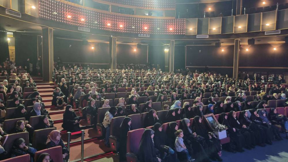 استقبال مخاطبان از اجرای نمایش «برای هانا» در حوزه هنری/تماشای این نمایش تا جمعه رایگان است