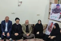 مهاجرانی: دولت تمام‌قد در خدمت خانواده شهداست