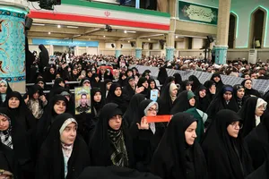 دیدار اقشار مختلف مردم در سالروز مبعث پیامبر اعظم (ص) با رهبر معظم انقلاب