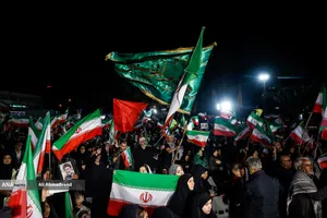 اقامه نماز استغاثه به امام زمان زمان(عج) - میدان ولیعصر (عج)
