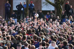 شادی دوستداران فوتبال در انگلیس