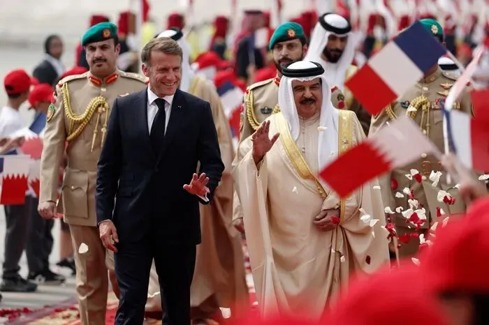 مکرون و پادشاه بحرین