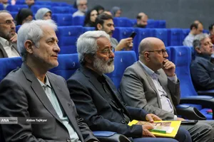 رونمایی از  کتاب &laquo;شاهی که آخر شد&raquo;