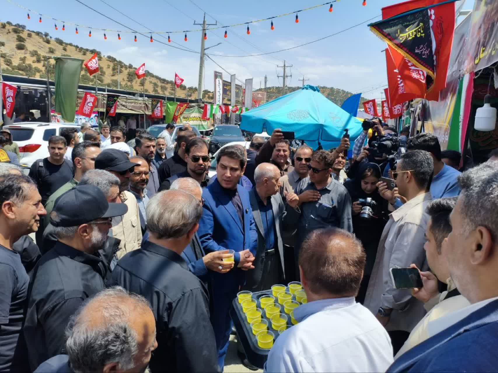 دانشگاه آزاد کردستان؛ نماد وحدت شیعه و سنی/ موکب دانشگاه آزاد در مرز باشماق گذرگاه عشق و وحدت اقوام ایرانی دانشگاه آزاد کردستان؛ نماد وحدت شیعه و سنی/ موکب دانشگاه آزاد در مرز باشماق گذرگاه عشق و وحدت اقوام ایرانی