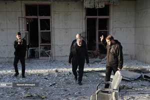 بازدید دکتر بیژن رنجبر رئیس دانشگاه آزاد اسلامی، پس از حمله هوایی آمریکا و رژیم صهیونیستی به سفارت سابق آمریکا(لانه جاسوسی) 