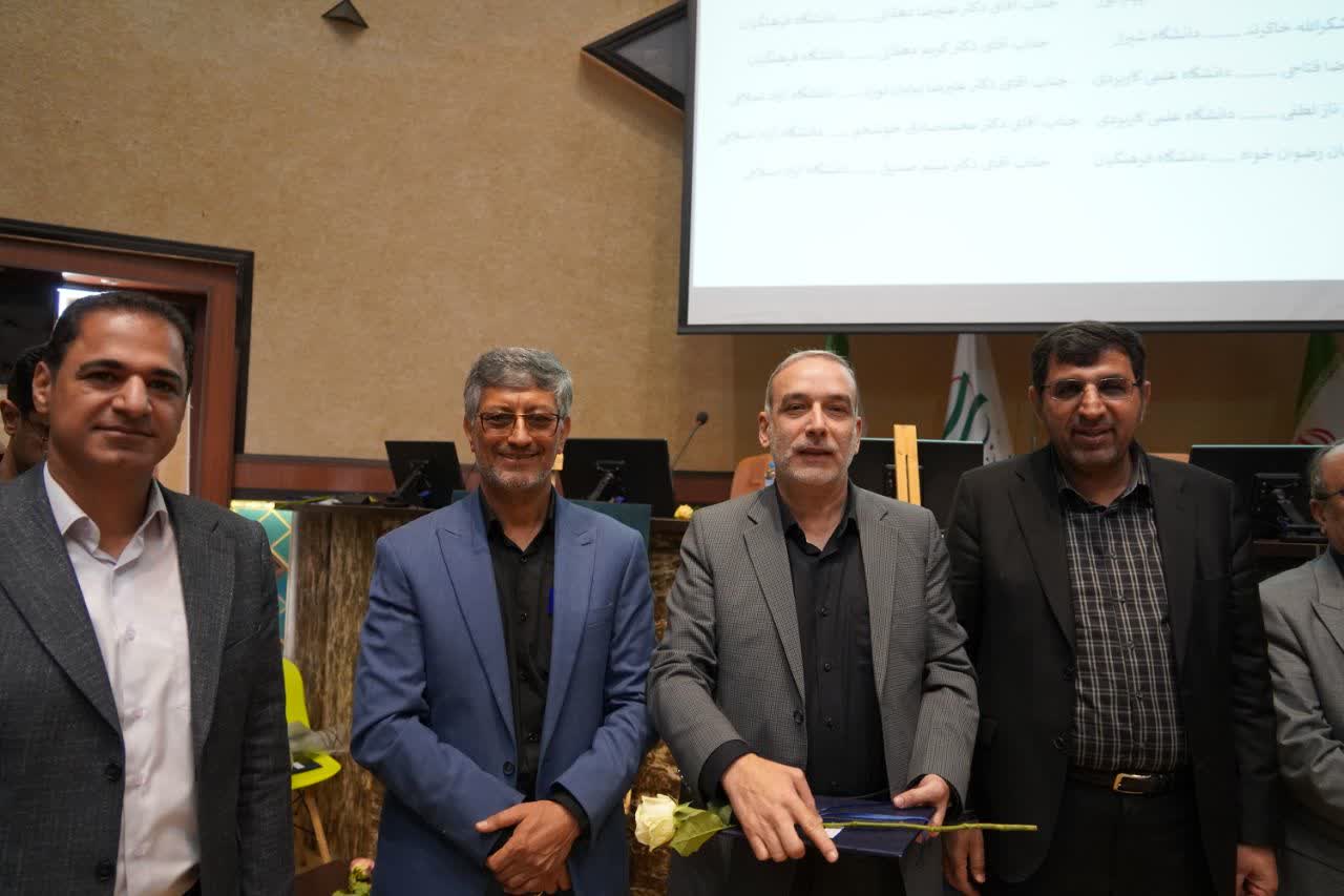 تجلیل از استادان بسیجی دانشگاه آزاد اسلامی شیراز