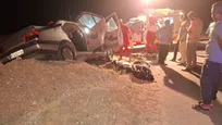 برخورد مرگبار پژو ۴۰۵ با کامیون بنز در محور بشرویه خراسان جنوبی/ ۳ عضو یک خانواده در دم کشته شدند