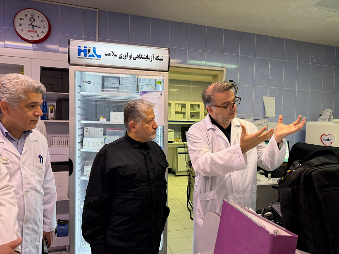 دکتر رنجبر از آزمایشگاه فوق‌تخصصی فرهیختگان بازدید کرد