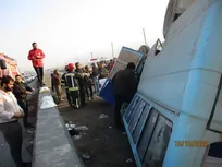 جزئیاتی از واژگونی مینی‌بوس کارگران در محور ساوه–شهر صنعتی کاوه؛ ۱۰ مصدوم تا این لحظه