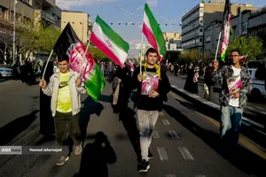 تشییع پیکر مطهر دریابان شهید &laquo;علیرضا تنگسیری&raquo; فرمانده دلاور خلیج فارس و جمعی از شهدای والامقام