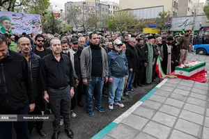 تشییع پیکر ام البنین تهران مادر شهیدان افراسیابی با حضور گسترده مردم انقلابی و شهیدپرور خیابان نبرد- پیروزی