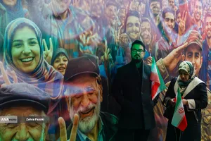 نورافشانی شب ۲۲ بهمن در تهران