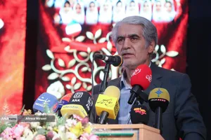 دهمین دوره جایزه ملی ایثار با حضور دکتر بیژن رنجبر 