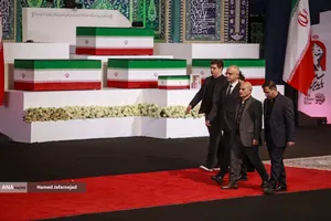 ادای احترام ادیان مختلف بر پیکر رهبر مجاهد شهید انقلاب
