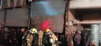 آتش‌سوزی گسترده در بازار آهن شادآباد/ مهار به موقع از وقوع یک بحران بزرگ جلوگیری کرد