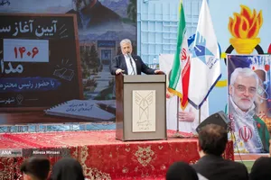  دکتر رنجبر زنگ آغاز سال تحصیلی را در لامرد به صدا درآورد 