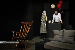 نمایش &laquo;لحظه درنگ می&zwnj;کند&raquo;