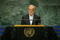 پرچم ایران را هیچ طوفانی نمی‌لرزاند/ دنیا صدای مظلومیت همراه با اقتدار ایران را با سخنرانی پزشکیان شنید