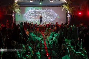 سفره نذری حضرت رقیه(س) در میدان امام حسین(ع)