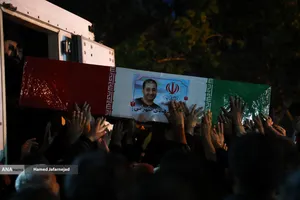 تشییع پیکر مطهر دریابان شهید &laquo;علیرضا تنگسیری&raquo; فرمانده دلاور خلیج فارس و جمعی از شهدای والامقام