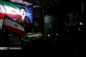 مراسم وداع با پیکر مادر شهیدان افراسیابی در چهارراه نبرد خیابان پیروزی