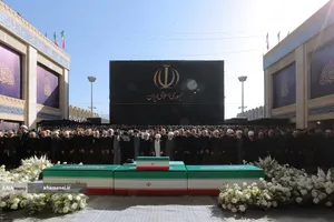 مراسم اقامه نماز بر پیکر مطهر امام مجاهد شهید حضرت آیت&zwnj;الله العظمی سیدعلی خامنه&zwnj;ای و شهدای خانواده ایشان