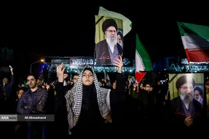 مراسم عزاداری در سوگ رهبر شهید انقلاب - میدان هفت تیر
